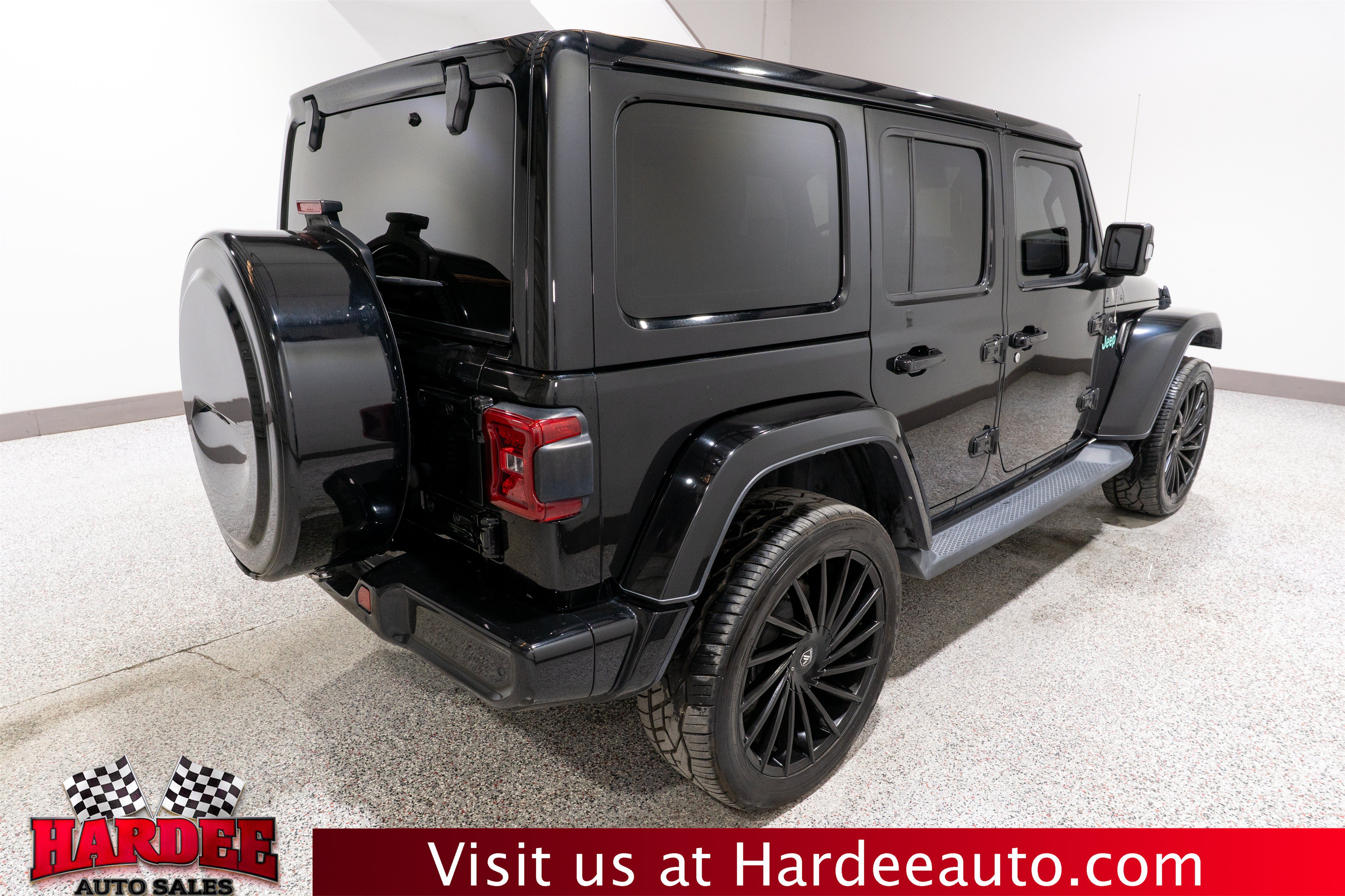 Used 2022 Jeep Wrangler Unlimited Sahara AWD/4WD image 5