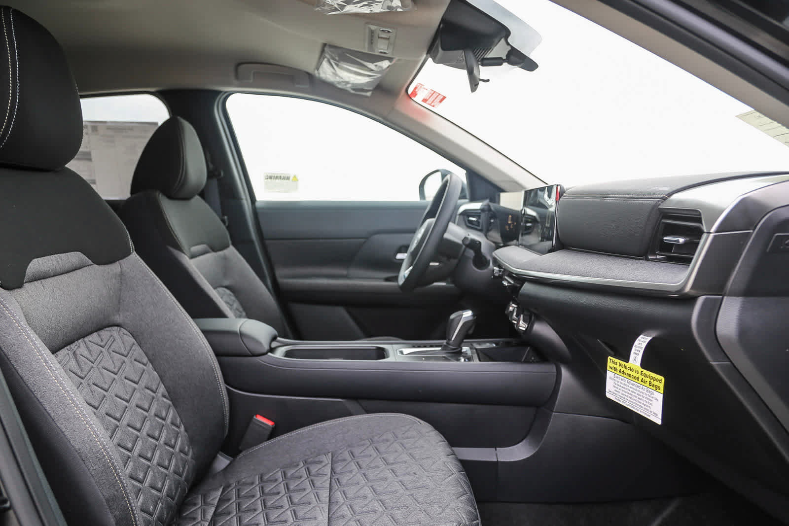 New 2025 Nissan Kicks SV FWD image 17