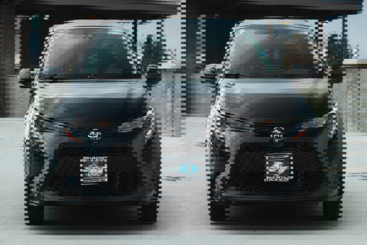 Used 2021 Toyota Corolla LE image 4