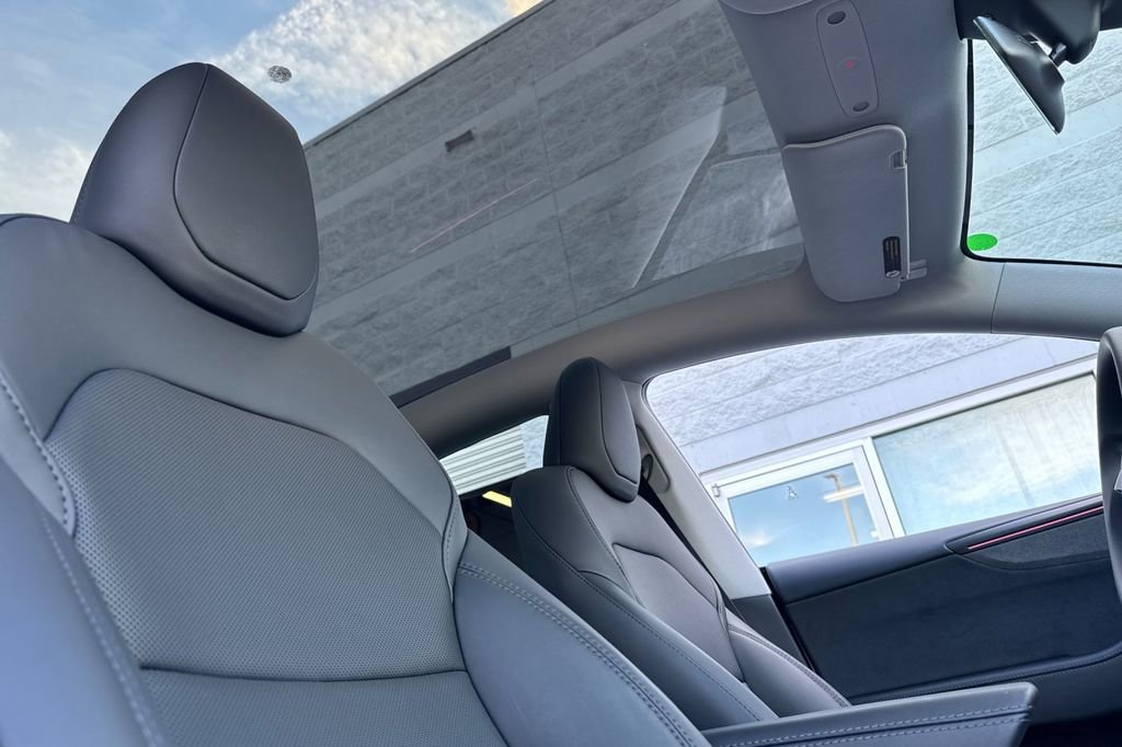 Used 2026 Tesla Model Y 2WD image 15