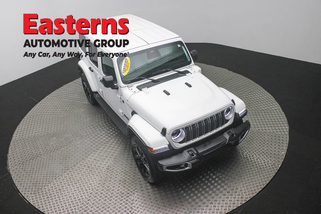 Used 2025 Jeep Wrangler Unlimited Sahara AWD/4WD image 3