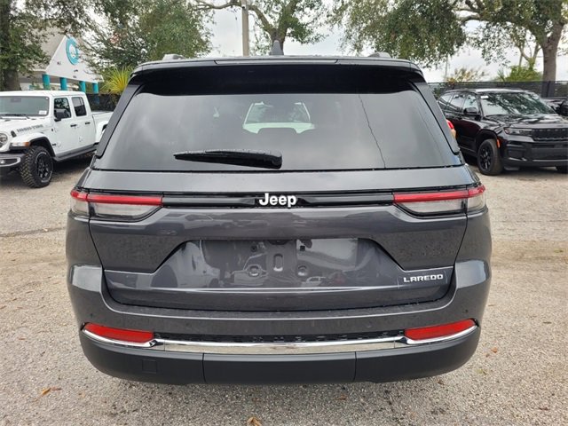 New 2025 Jeep Grand Cherokee Laredo image 11