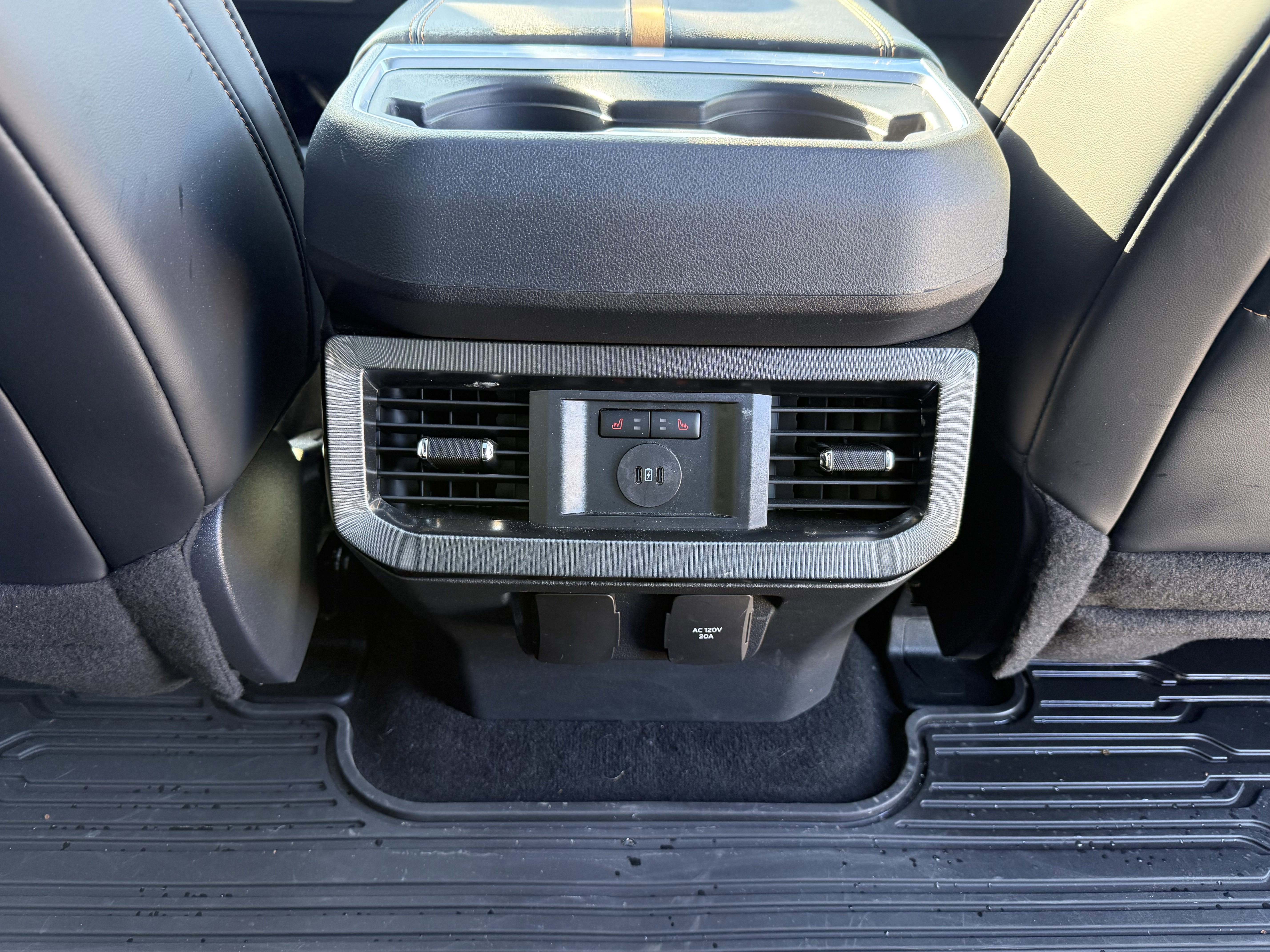 Used 2024 Ford F350 Platinum image 8