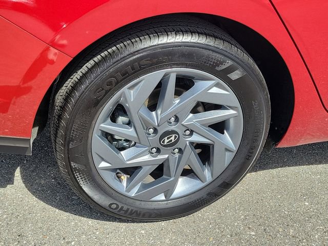 Used 2025 Hyundai Elantra Blue image 26