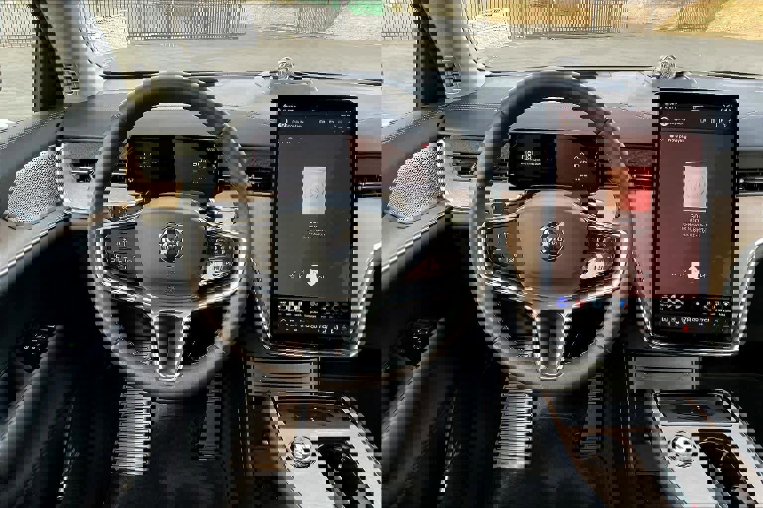 Used 2025 Volvo EX90 Ultra image 8