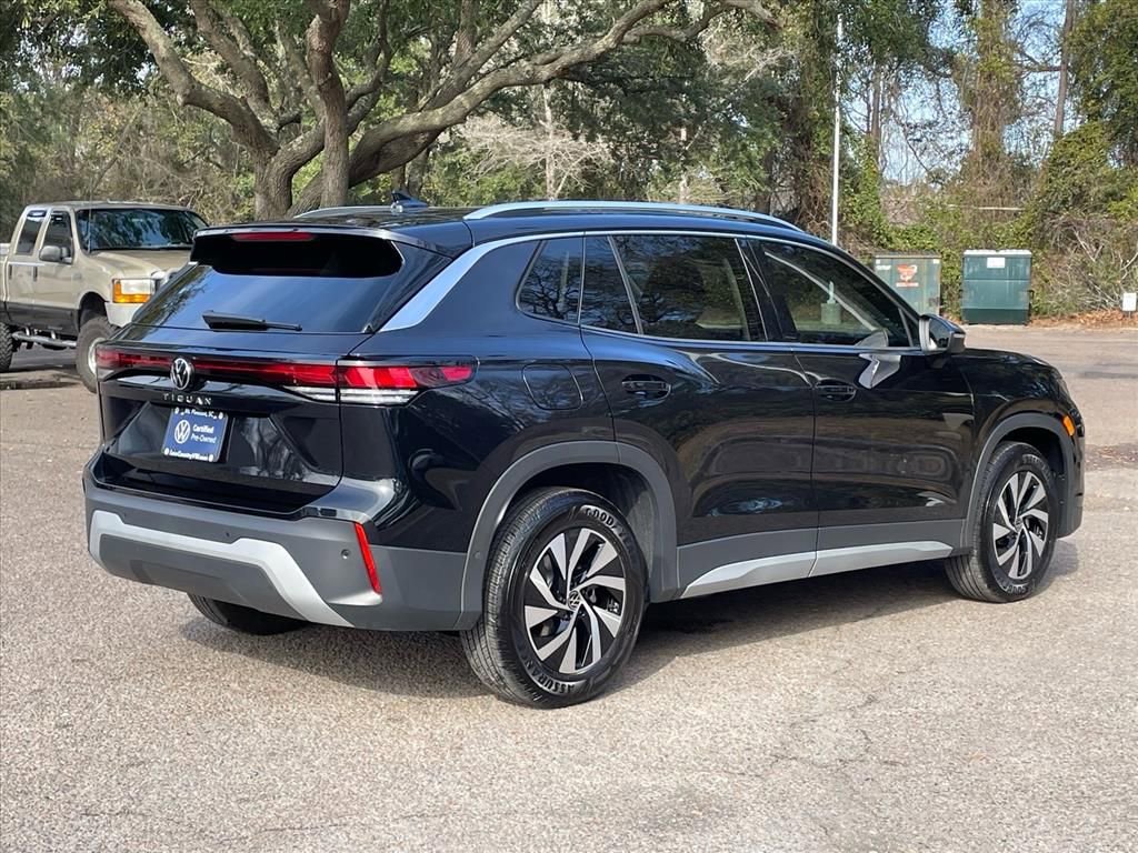Certified 2025 Volkswagen Tiguan S image 3