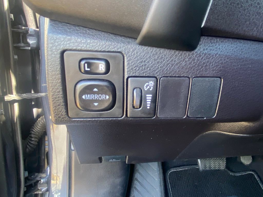 Used 2019 Toyota Corolla SE FWD image 16