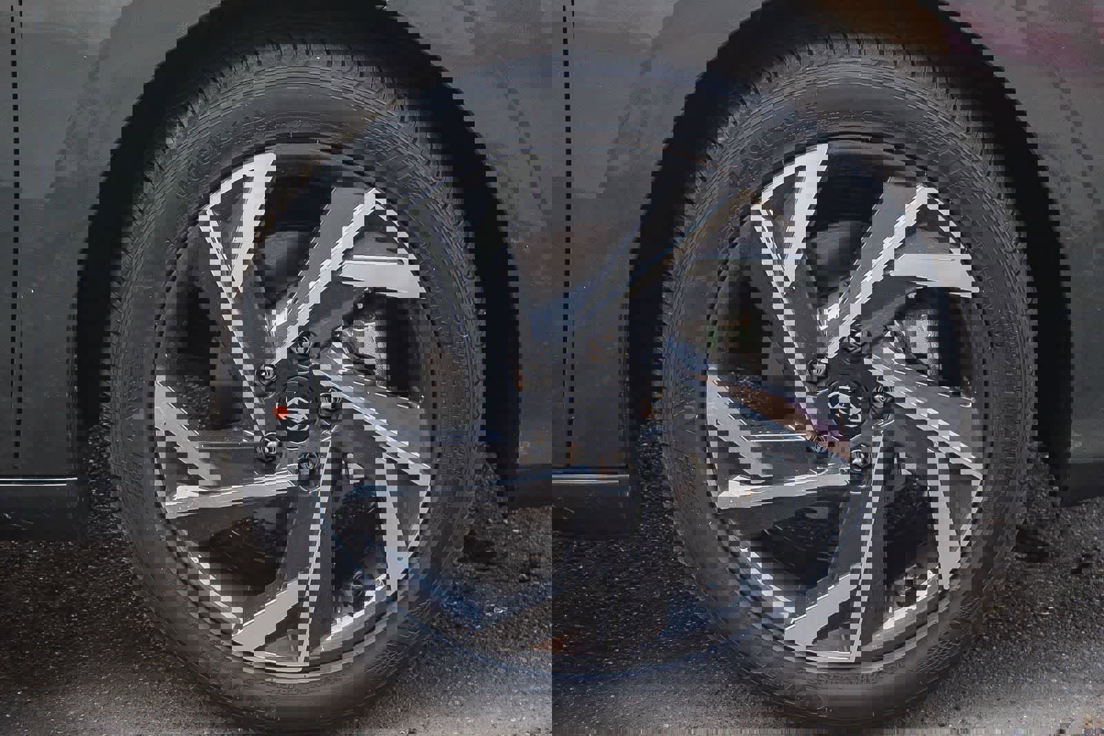 New 2025 Hyundai Elantra Sport image 9