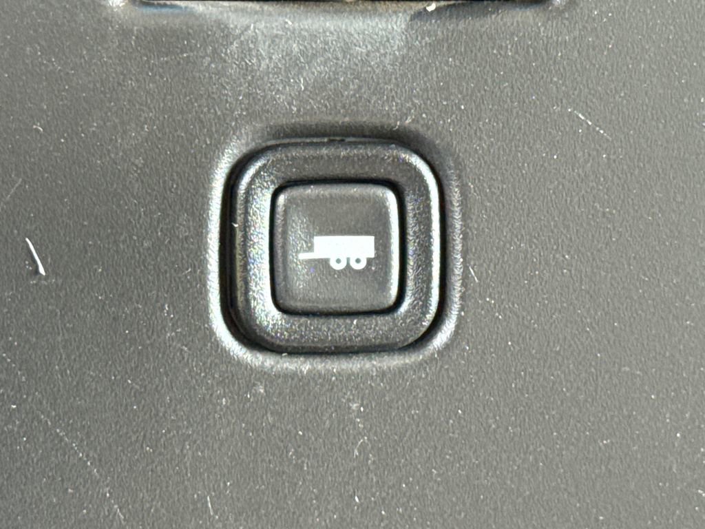 Used 2020 Chevrolet Express 3500 w/ Driver Convenience Package image 24