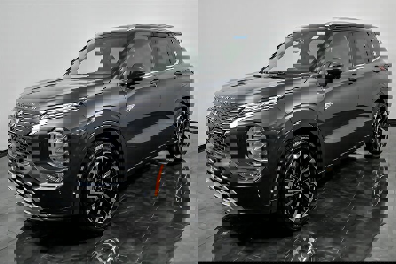 New 2025 Mitsubishi Outlander SEL image 5