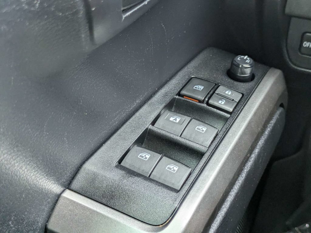 Used 2021 Toyota Tacoma SR5 RWD image 23