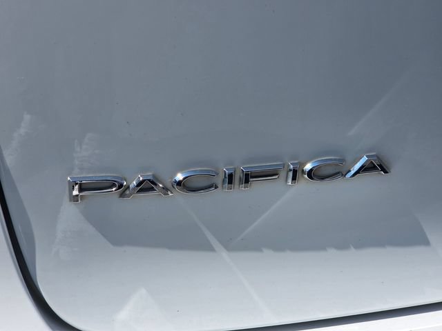 Used 2019 Chrysler Pacifica Touring Plus w/ Advanced Safetytec Group FWD image 34