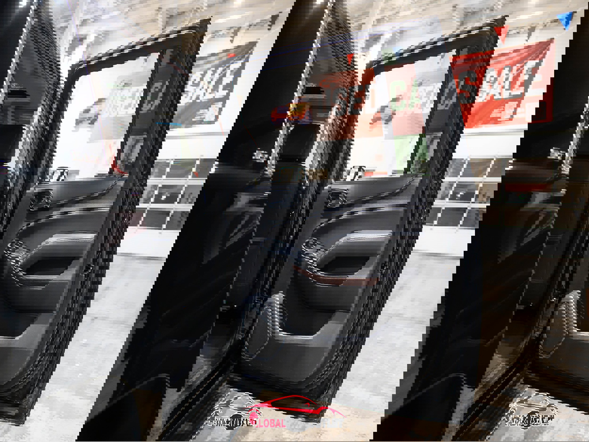 Used 2019 GMC Yukon XL SLT w/ Premium Edition image 46