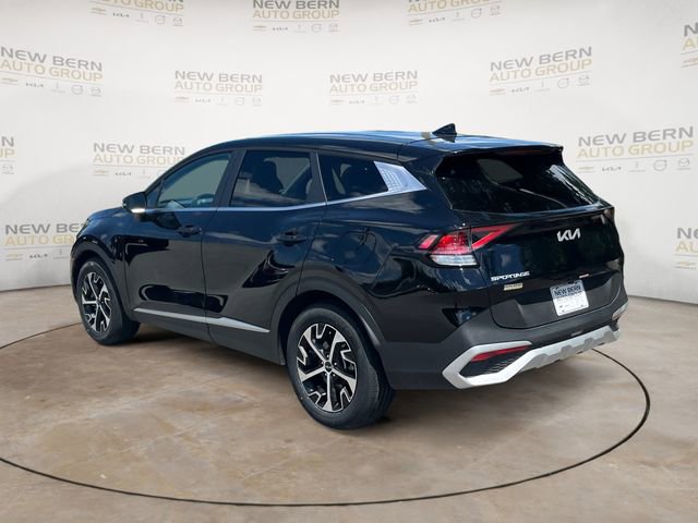 Used 2024 Kia Sportage EX FWD image 3