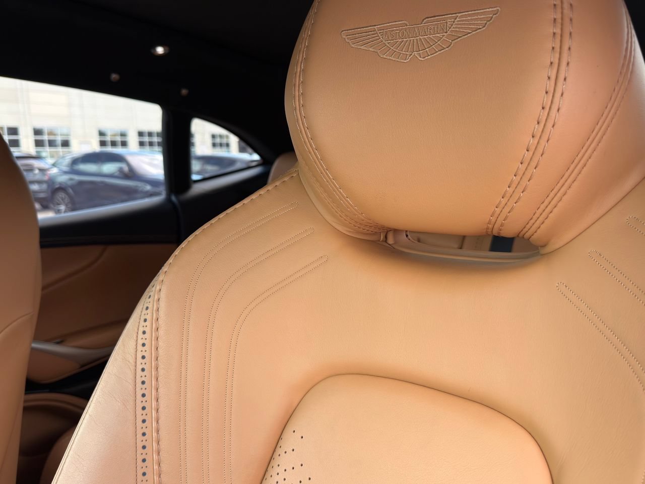 Used 2021 Aston Martin DBX AWD/4WD image 15