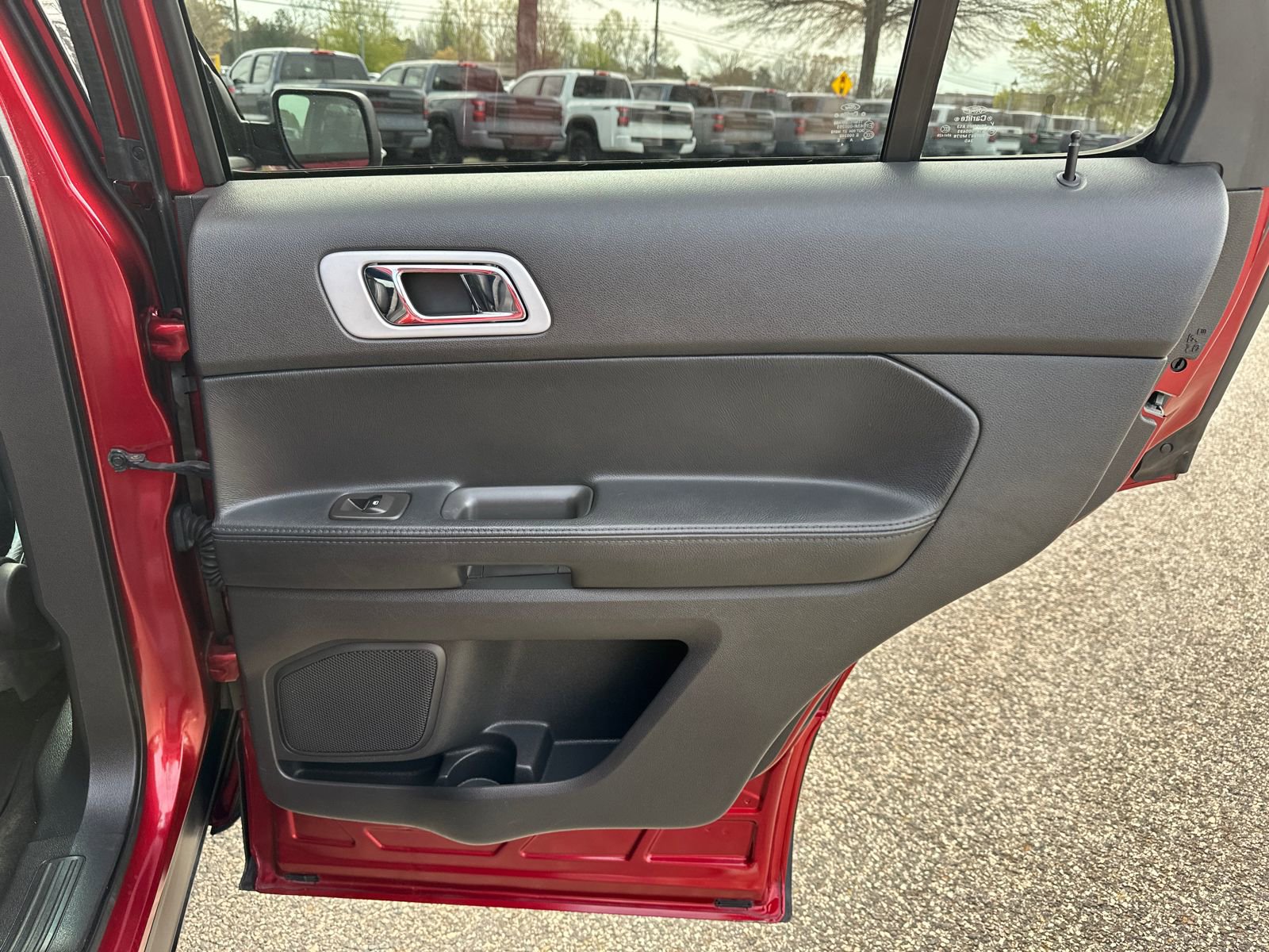 Used 2014 Ford Explorer XLT w/ Equipment Group 202A image 15