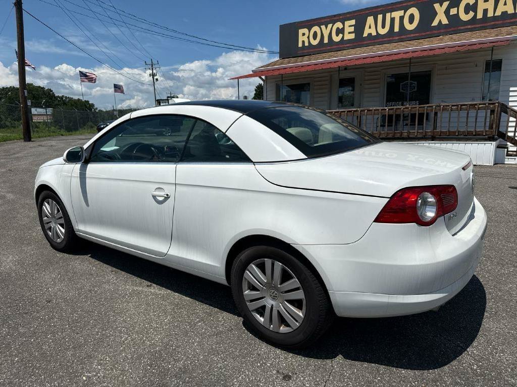 Used 2008 Volkswagen Eos FWD image 3