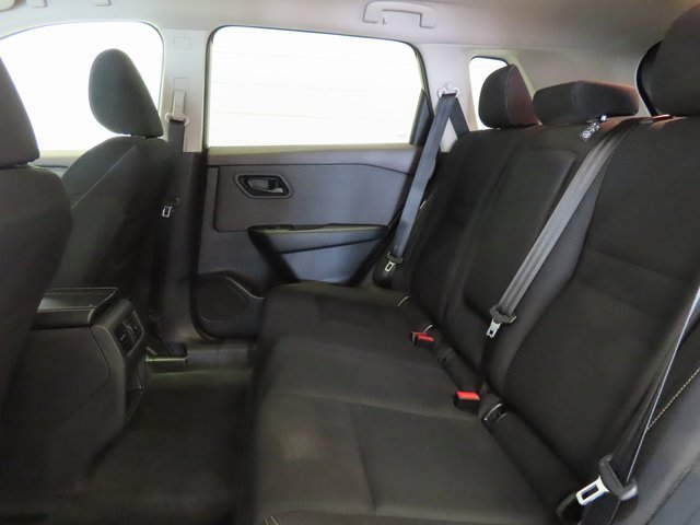 Used 2023 Nissan Rogue S image 29