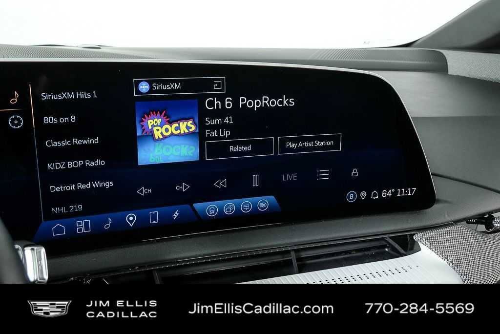 Certified 2025 Cadillac Optiq Luxury 2 w/ LPO, Floor Liner Package AWD/4WD image 15