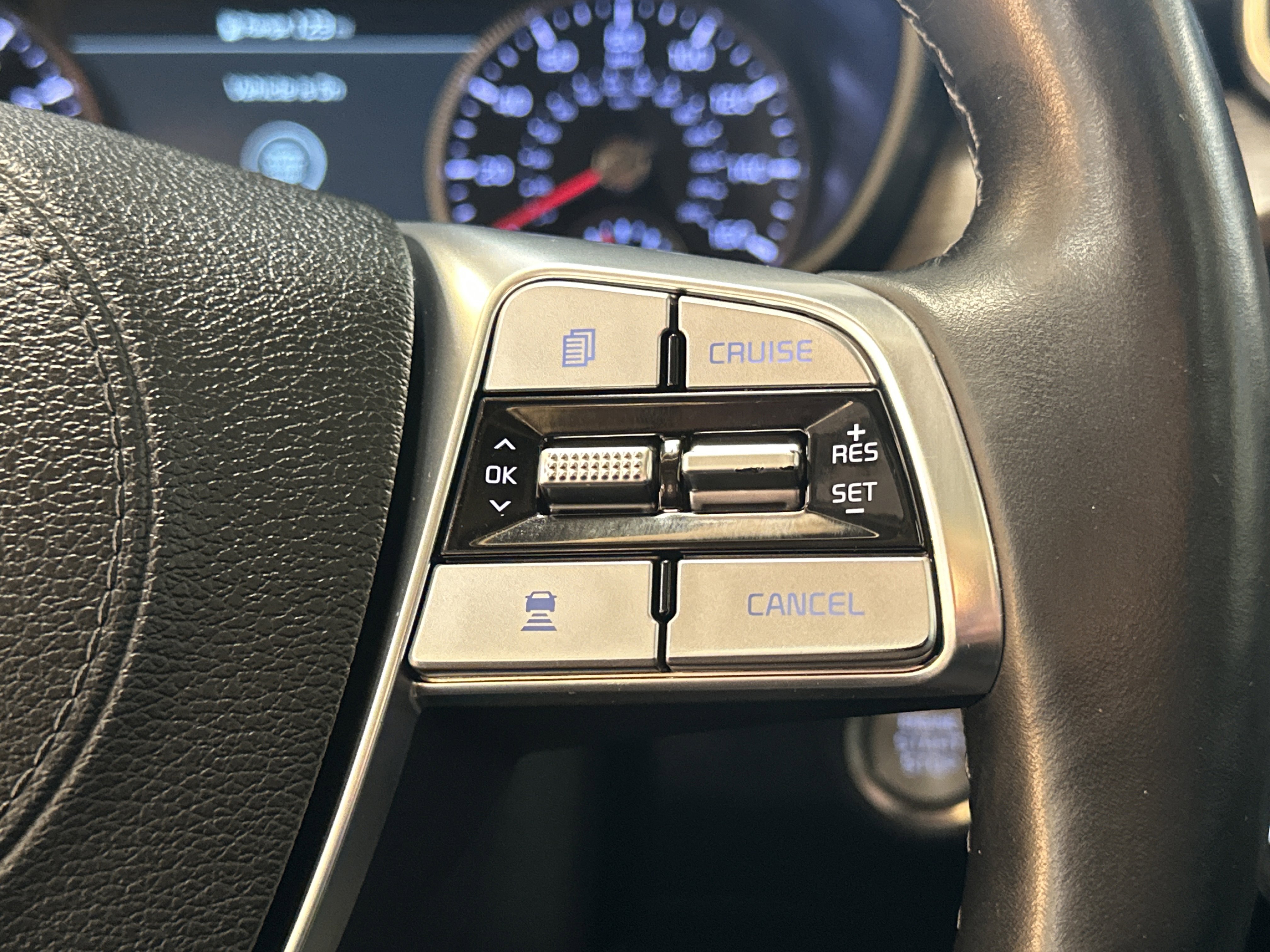 Used 2020 Kia Telluride SX w/ SX Prestige Package image 37