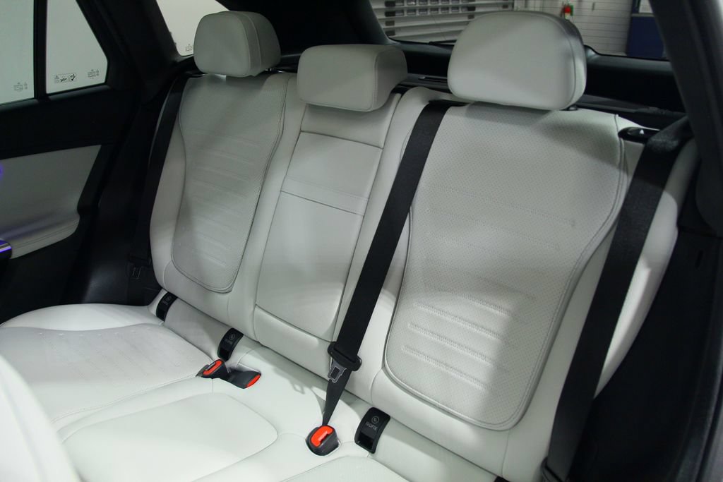 Used 2026 Mercedes-Benz GLC 300 4MATIC image 31