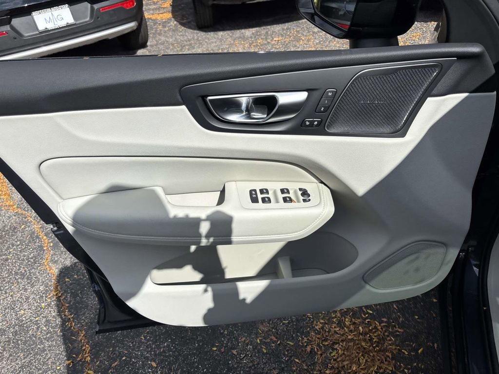 New 2026 Volvo XC60 B5 Ultra w/ Protection Package Premier image 11