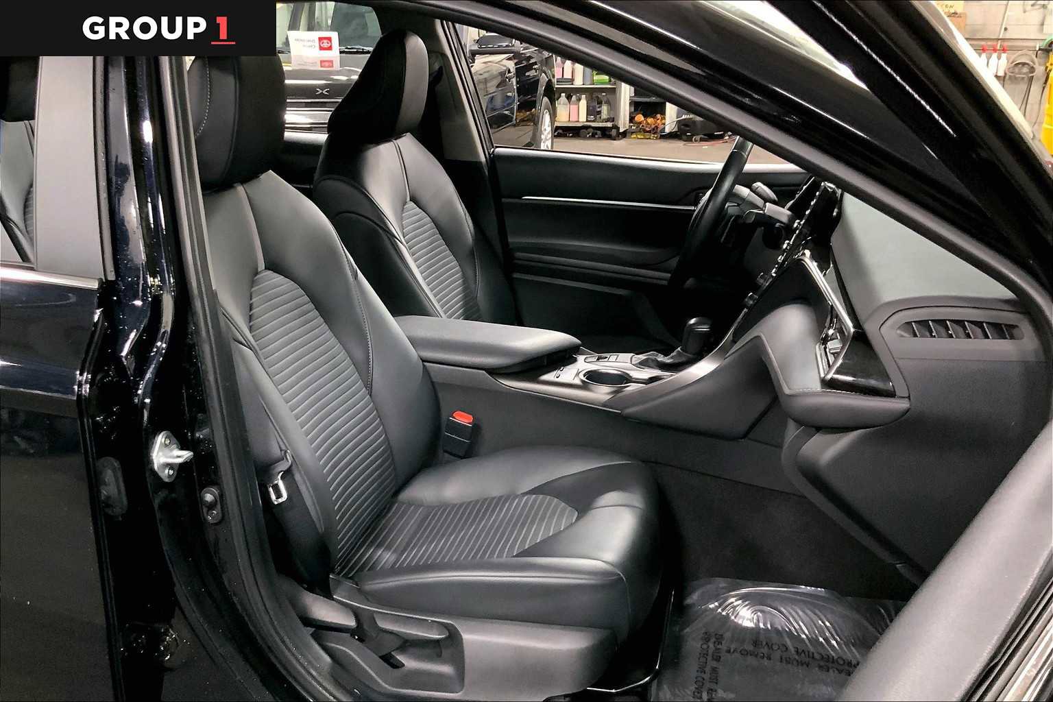 Used 2021 Toyota Camry SE w/ Cold Weather Package image 8