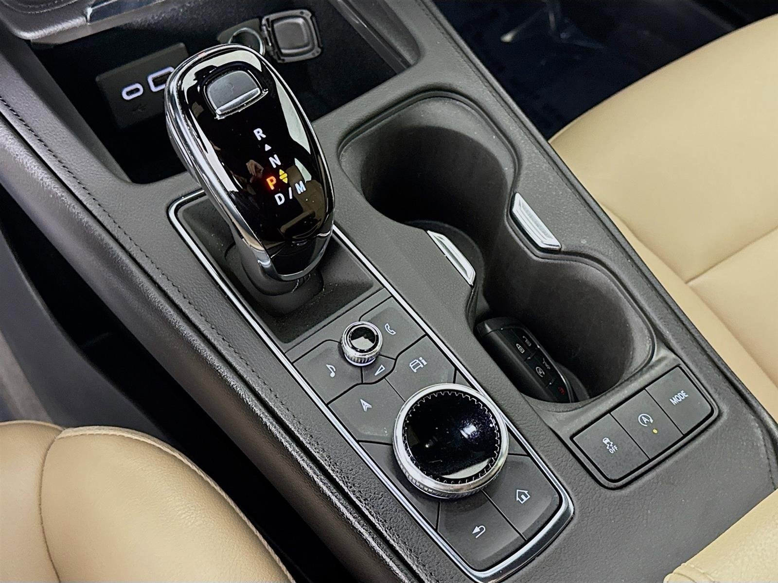 Used 2024 Cadillac XT4 Luxury w/ Cold Weather Package image 19