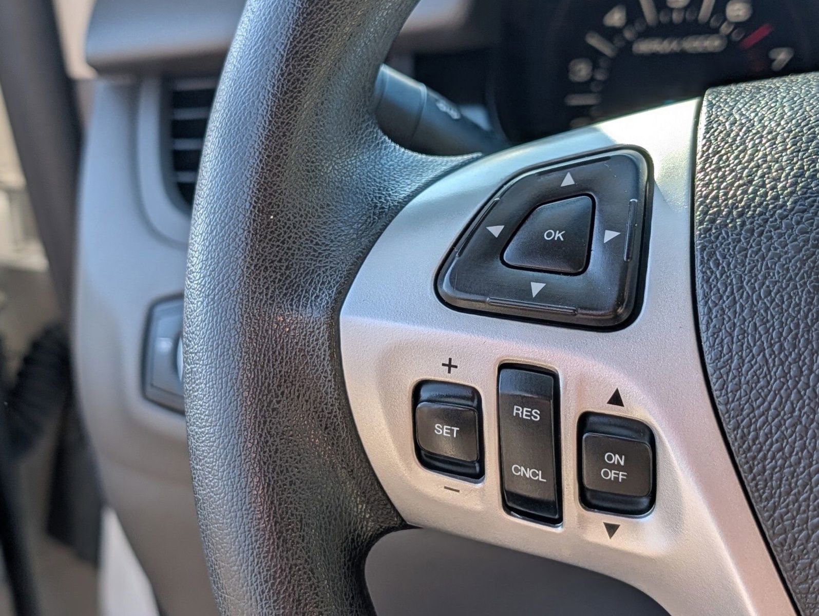 Used 2013 Ford Edge SE image 24