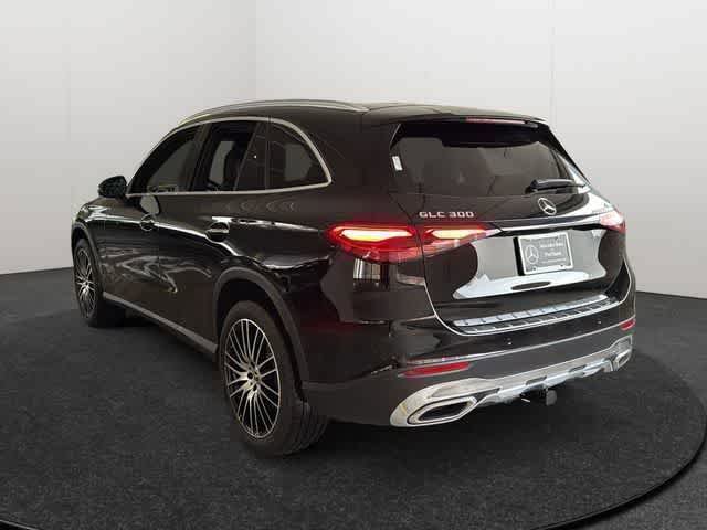 Used 2025 Mercedes-Benz GLC 300 4MATIC image 5
