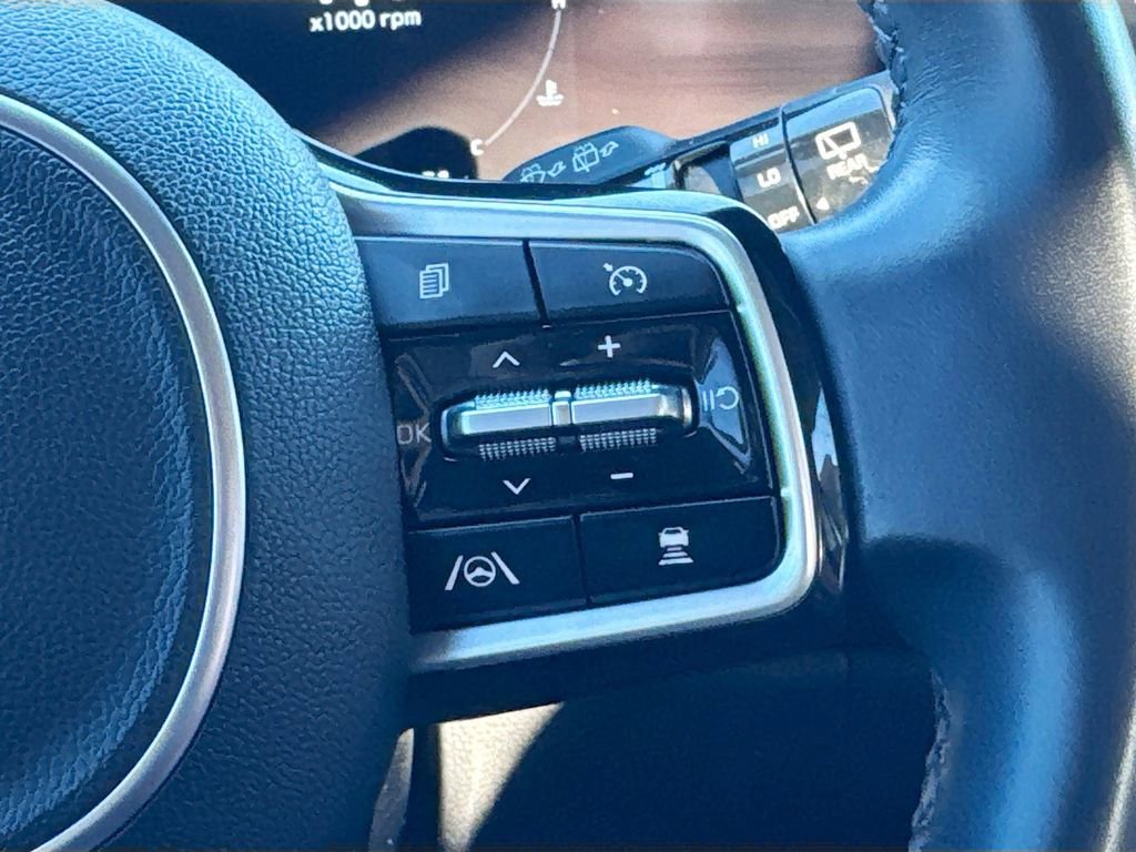 Used 2023 Kia Carnival SX image 11