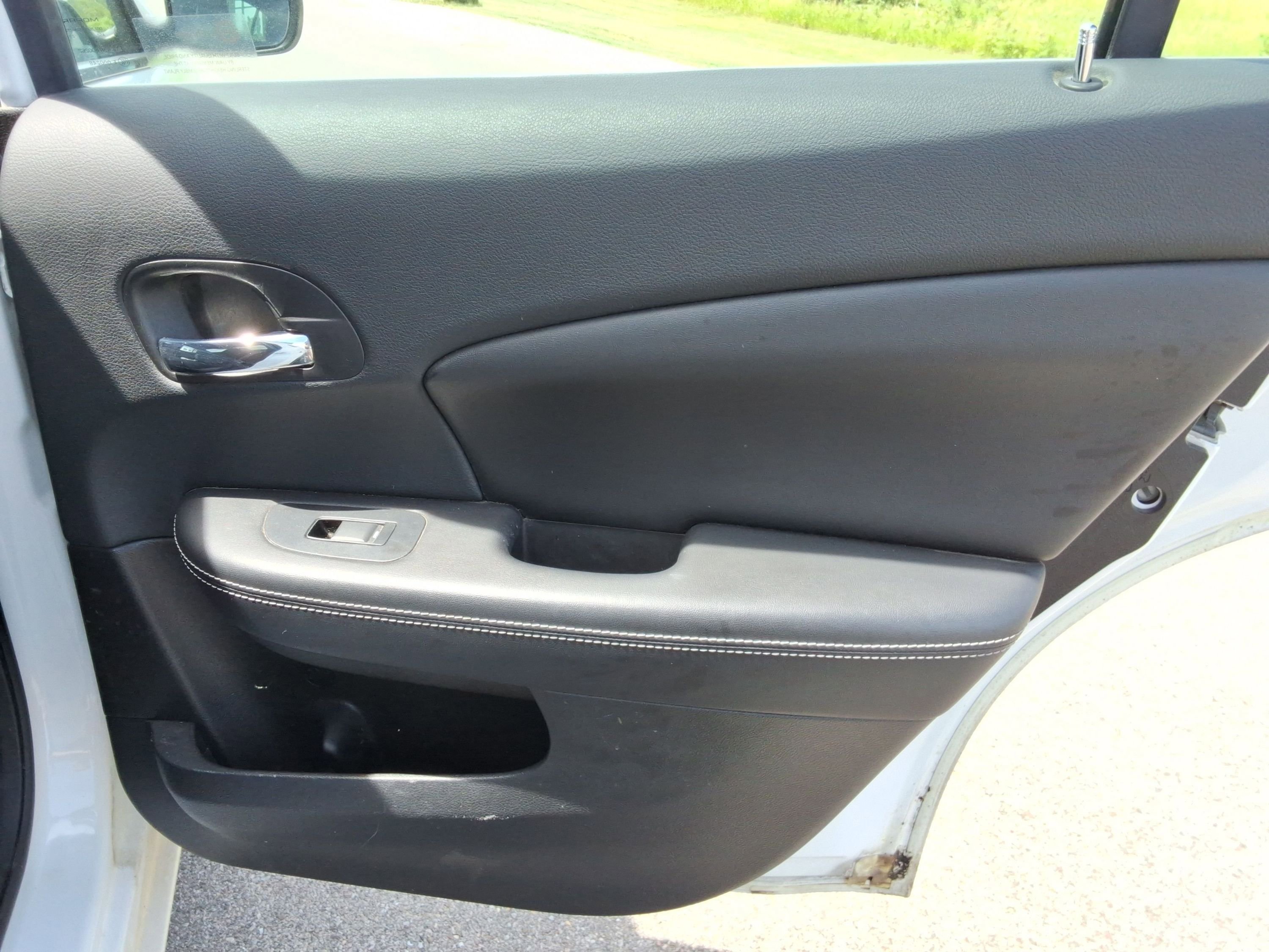 Used 2014 Chrysler 200 Limited FWD image 21