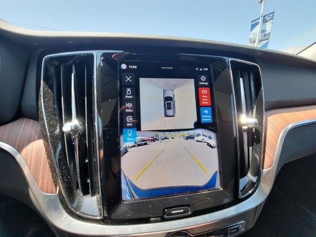 Used 2025 Volvo V60 B5 Cross Country Plus AWD/4WD image 14