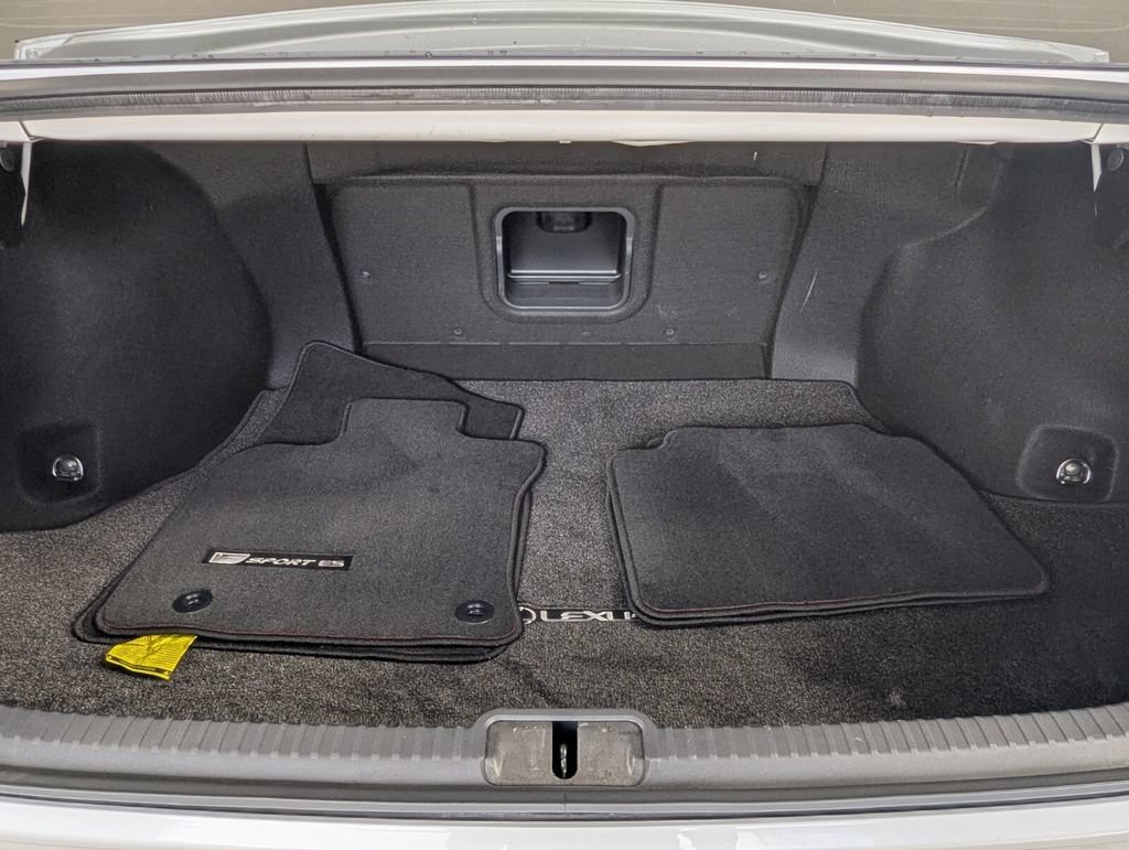 Used 2024 Lexus ES 350 F Sport w/ Accessory Package (Z2) FWD image 31
