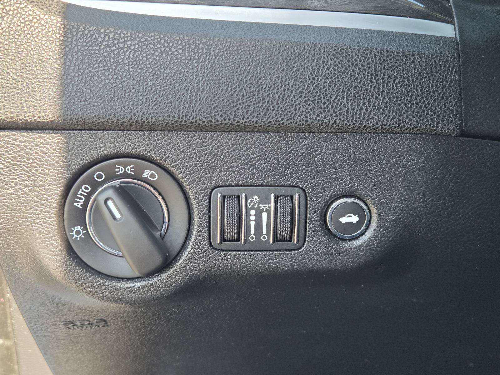 Used 2021 Chrysler 300 Touring w/ Sport Appearance Package RWD image 18