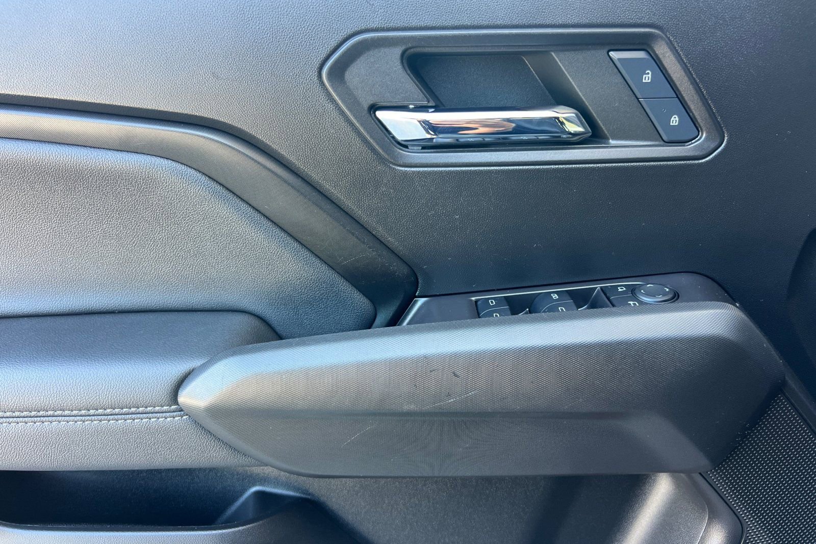 Used 2024 GMC Canyon Elevation w/ Elevation Premium Package image 11