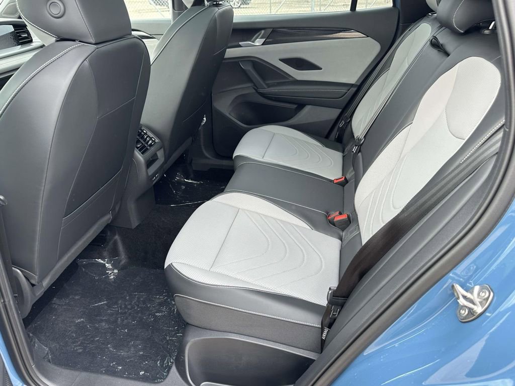 New 2026 Volkswagen Tiguan SE R-Line AWD/4WD image 9