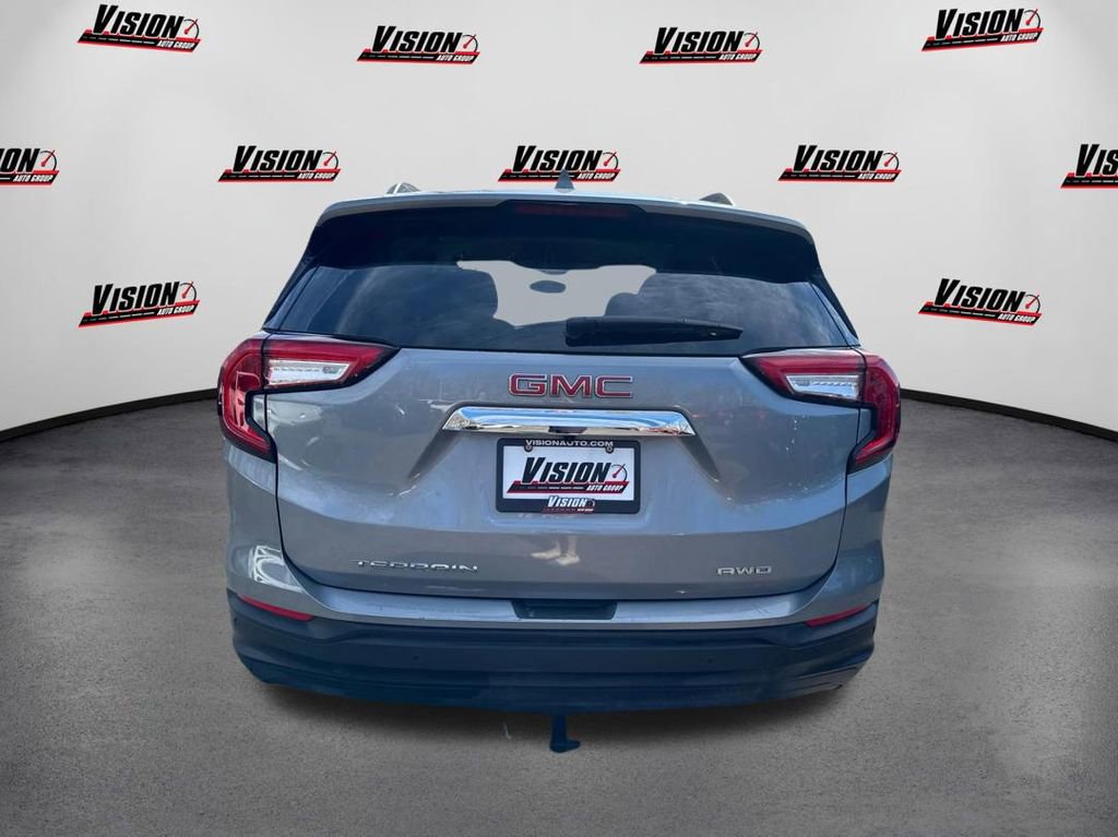 Used 2023 GMC Terrain SLE w/ Driver Convenience Package image 6