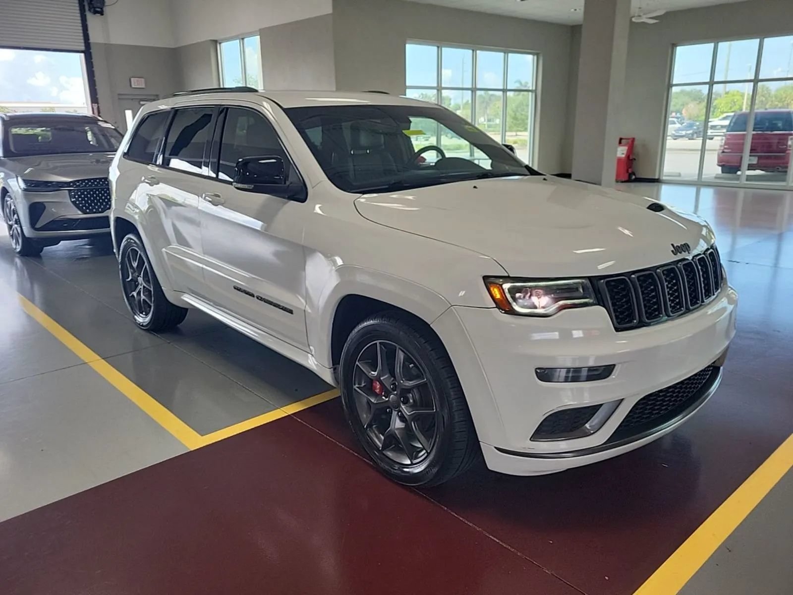 Used 2019 Jeep Grand Cherokee Limited X RWD image 2