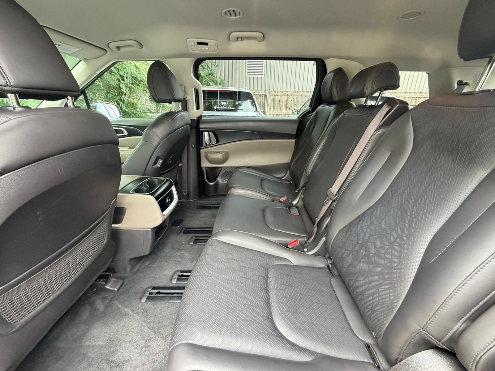 Used 2026 Kia Carnival FWD image 22