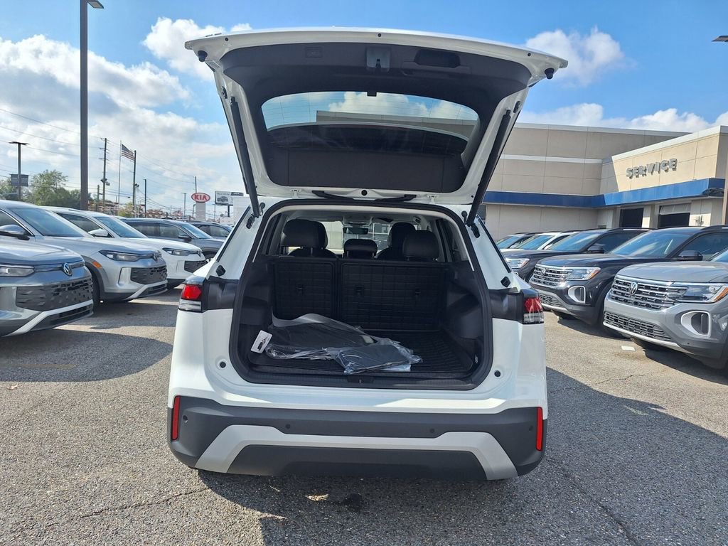 New 2026 Volkswagen Tiguan SE image 24