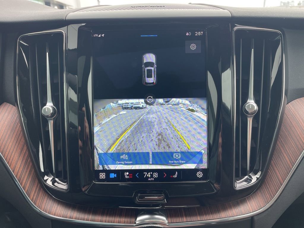 Certified 2023 Volvo XC60 B5 Plus w/ Climate Package image 28