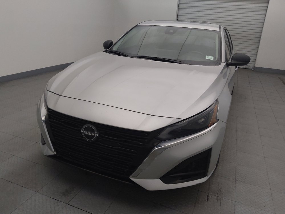 Used 2024 Nissan Altima 2.5 SV w/ SV Premium Package image 15