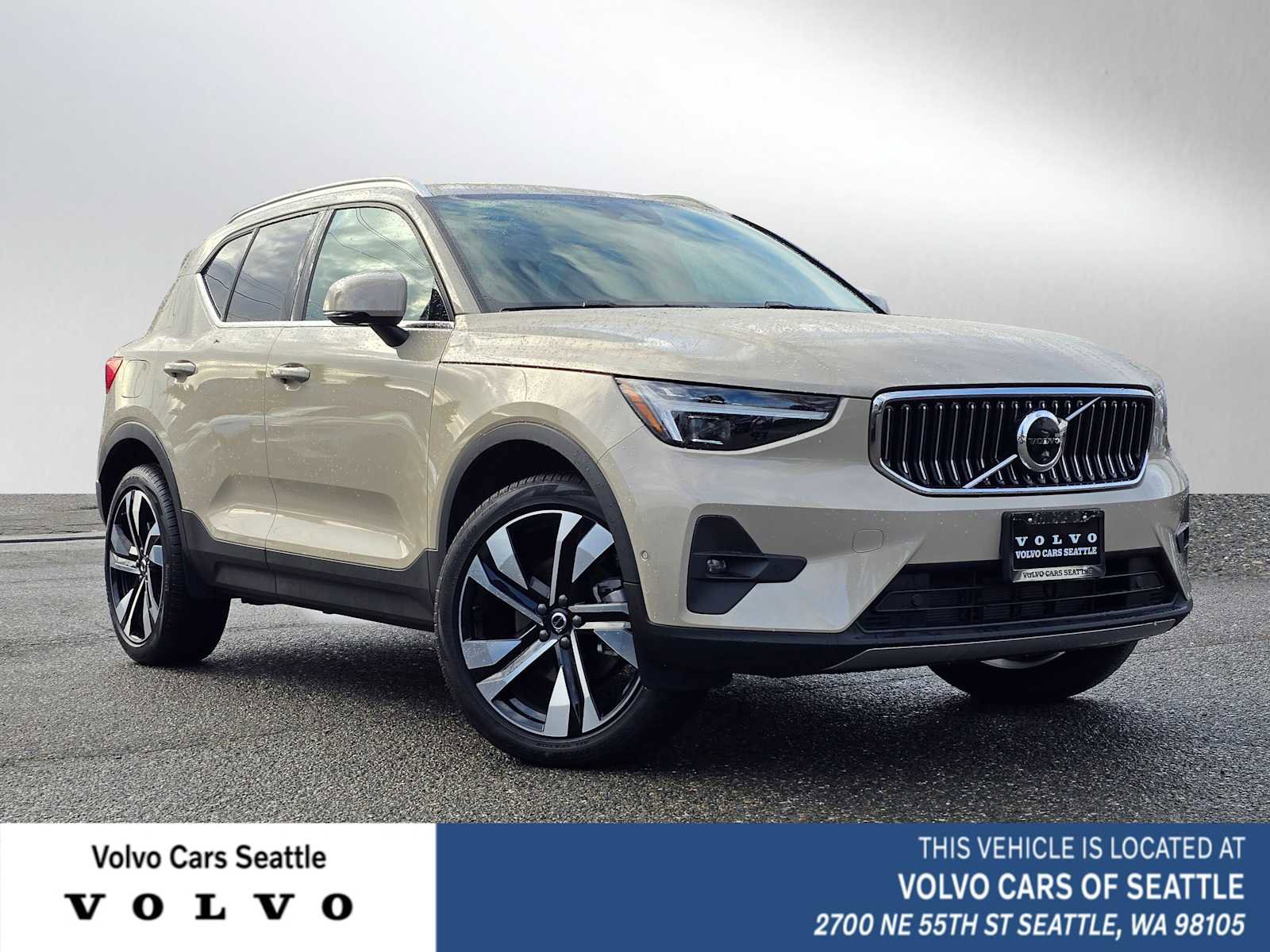 Certified 2025 Volvo XC40 B5 Plus w/ Climate Package image 1