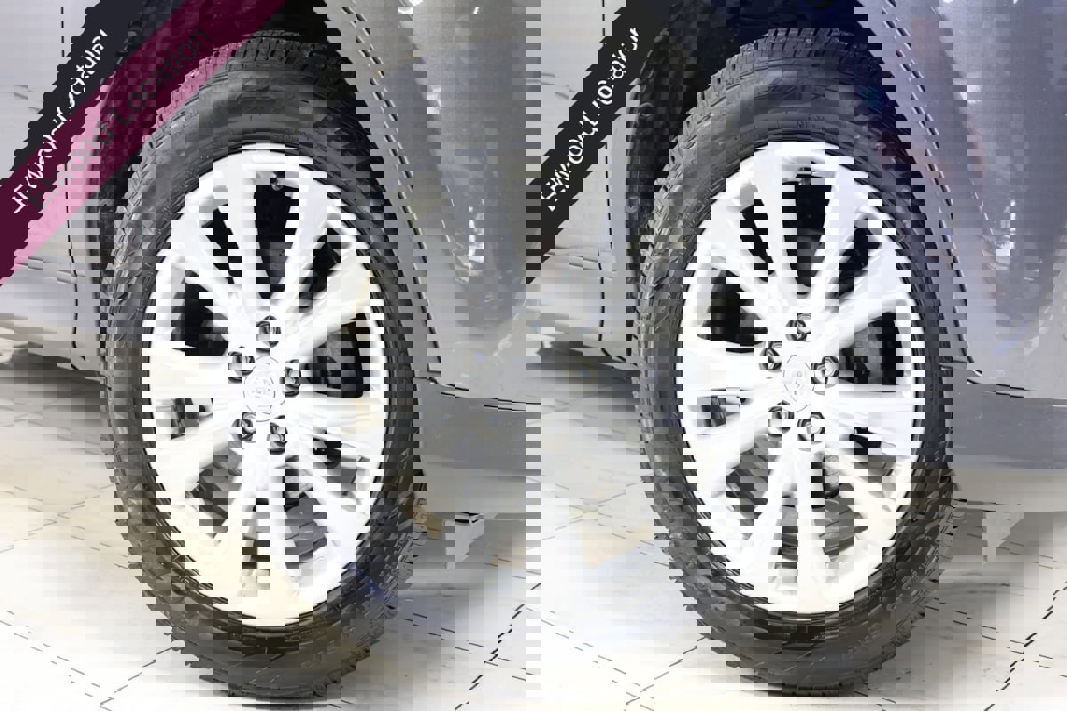 Used 2014 Toyota RAV4 Limited image 14