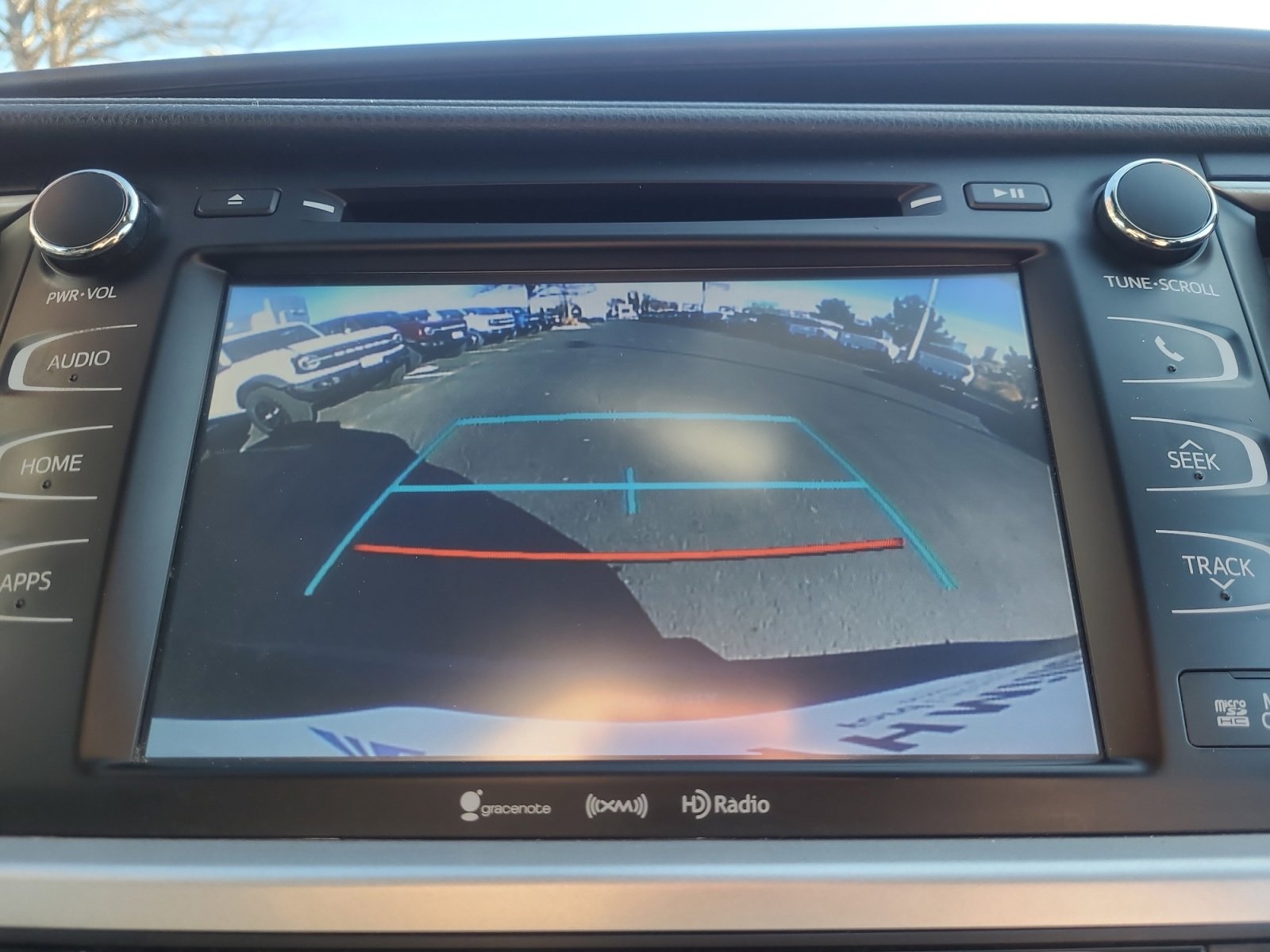 Used 2018 Toyota Highlander XLE image 28