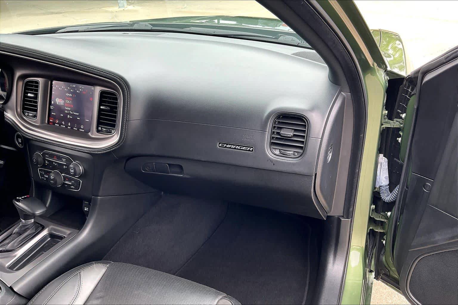 Used 2022 Dodge Charger SXT w/ Plus Group RWD image 17