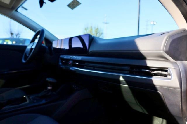 Used 2025 Kia K4 EX image 36