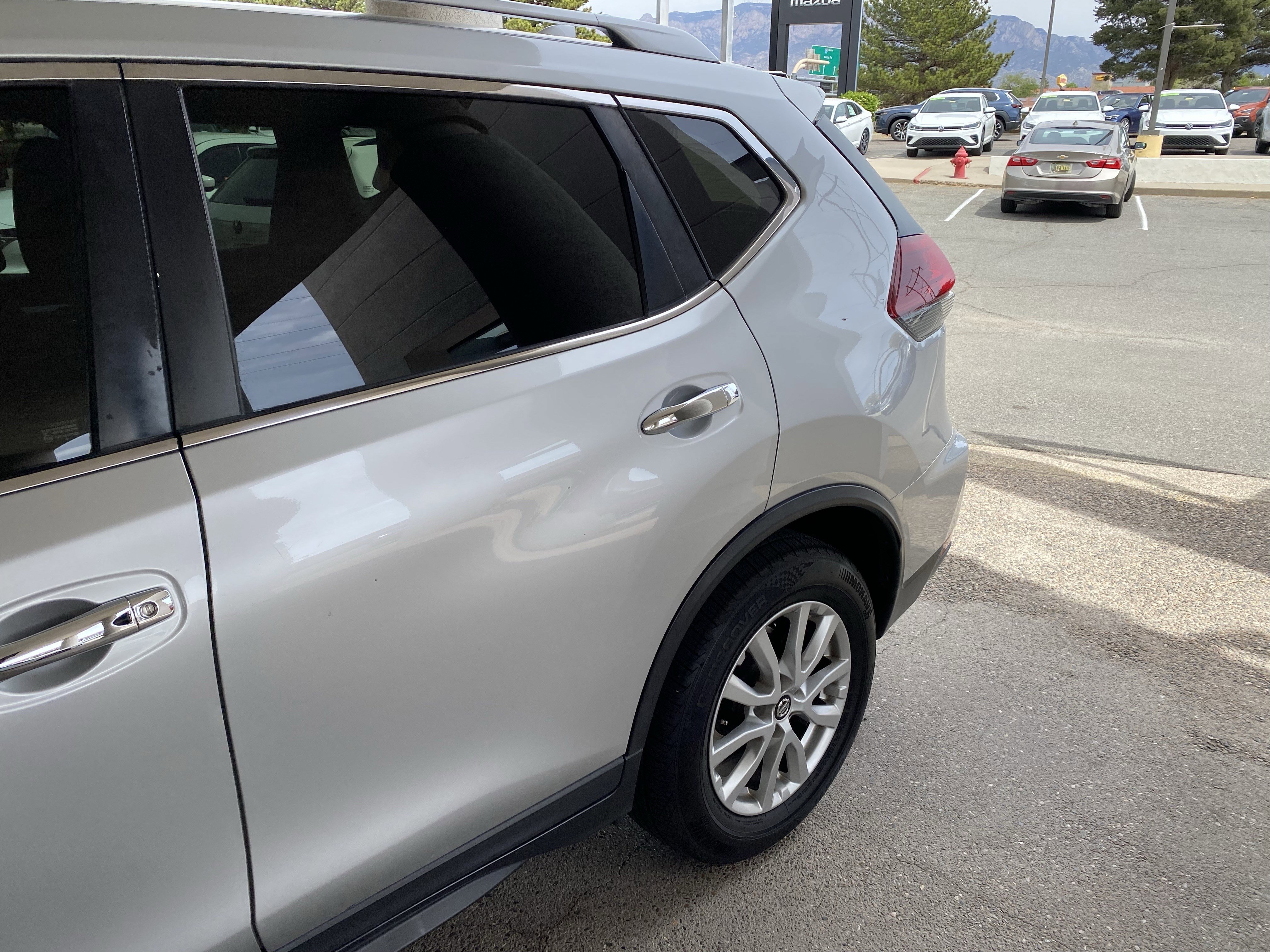 Used 2020 Nissan Rogue SV FWD image 51