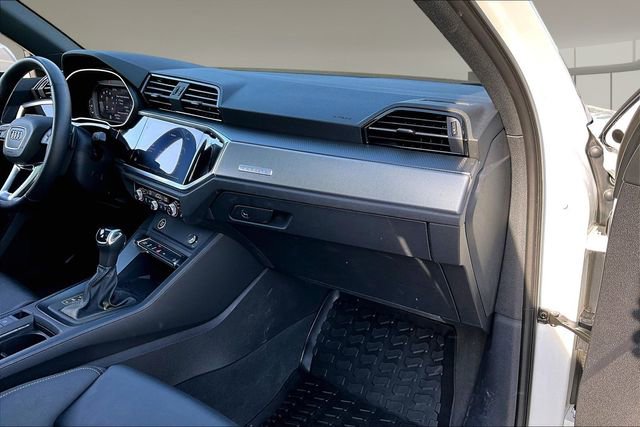 Used 2023 Audi Q3 2.0T Premium Plus w/ Premium Plus Package AWD/4WD image 24